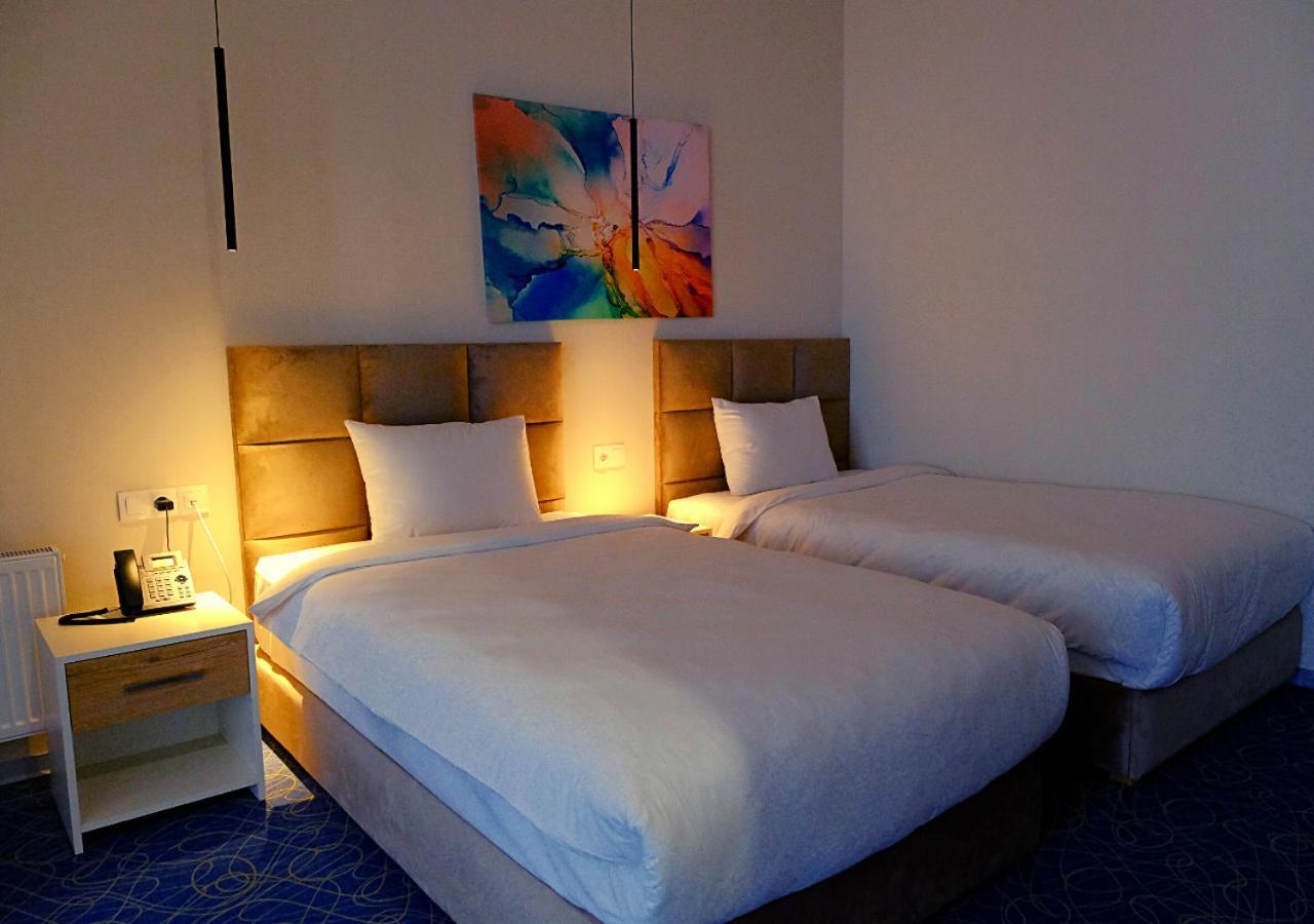 Add Hotel Αλμάτι Εξωτερικό φωτογραφία